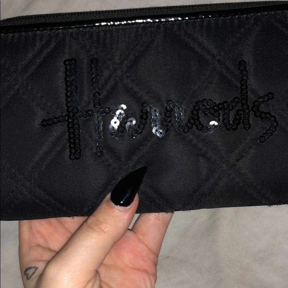 5/$25✨Harrods Black Quilted & Sequin Wallet - Picture 2 of 8